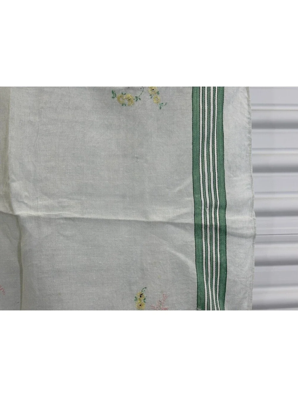 Vintage Embroidered Card Table Tablecloth Topper Floral Flowers READ LOOK Cutter